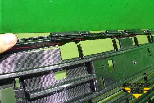 Решетка в передний бампер центральная (после 2014г) (5311233160) для Toyota Camry V50 с 2011-2018г (Камри)