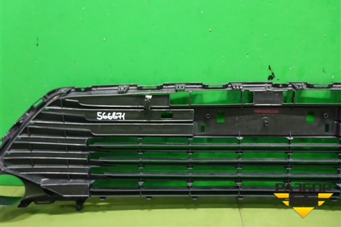 Решетка в передний бампер центральная (после 2014г) (5311233160) для Toyota Camry V50 с 2011-2018г (Камри)