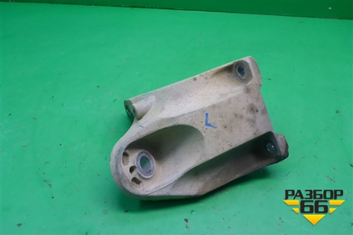 Кронштейн двигателя левый (4.2л BAR) (7L8199307D) для Volkswagen Touareg c 2002-2010г (Туарег)