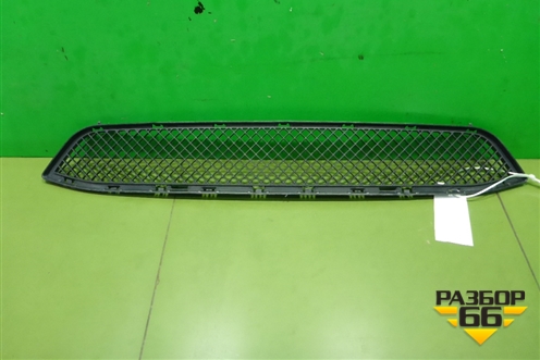 Решетка в передний бампер центральная (после 2012г) (51117303752) для BMW X1 E84 с 2009-2014г (Х1 Е84)