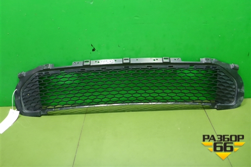 Решетка в передний бампер центральная (после 2010г) (BH5217K946) для Land Rover Freelander 2 с 2007г (Фрилендер)