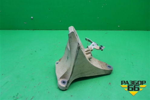 Кронштейн двигателя правый (4.2л BAR) (7L8199308A) для Volkswagen Touareg c 2002-2010г (Туарег)