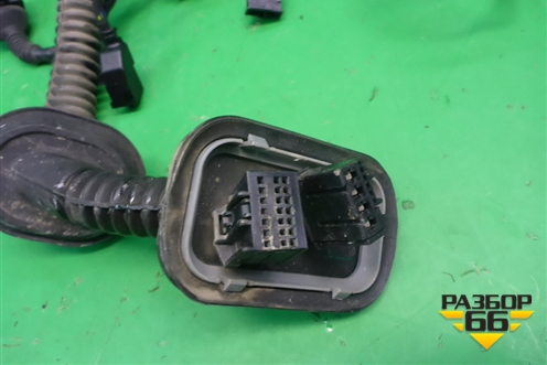 Проводка двери передней правой (7L6971120BD) для Volkswagen Touareg c 2002-2010г (Туарег)