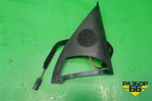 Накладка двери передней правой уголок (7L6837994) для Volkswagen Touareg c 2002-2010г (Туарег)