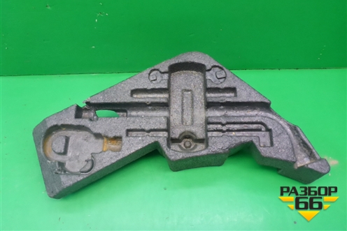 Ящик инструментальный в багажник (правый) (7L0012113A) для Volkswagen Touareg c 2002-2010г (Туарег)