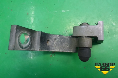 Петля двери передней левой верхняя (7L0831401B) для Volkswagen Touareg c 2002-2010г (Туарег)