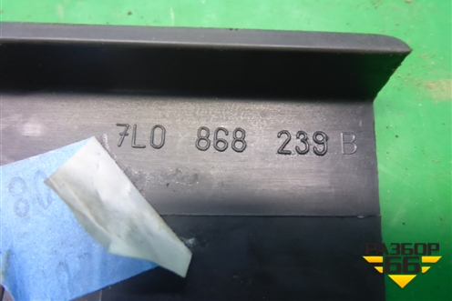 Накладка на торпедо (вертикальная левая) (7L0868239B) для Volkswagen Touareg c 2002-2010г (Туарег)