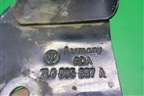 Кронштейн амортизатора капота (левый) (7L6805887A) для Volkswagen Touareg c 2002-2010г (Туарег)
