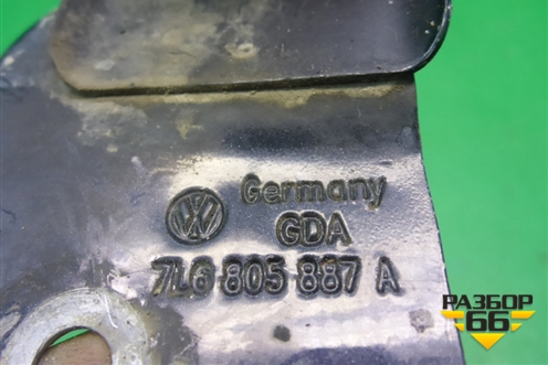 Кронштейн амортизатора капота (левый) (7L6805887A) для Volkswagen Touareg c 2002-2010г (Туарег)