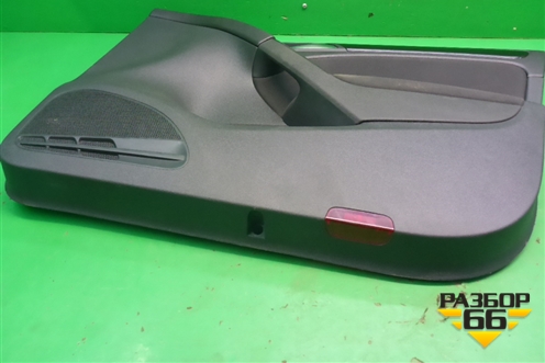 Обшивка двери передней правой под электрику (5K4867012) для Volkswagen Golf VI с 2009-2012г (Гольф 6)