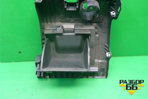 Накладка на торпедо (под рулем левая) (5K1858367C) для Volkswagen Golf VI с 2009-2012г (Гольф 6)