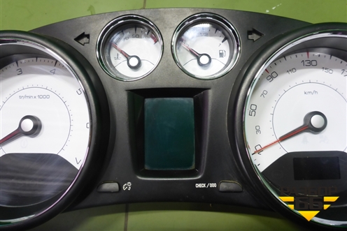 Щиток приборов МКПП (9806135080) для Peugeot 408 с 2012г