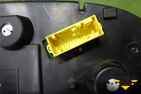 Щиток приборов МКПП (9806135080) для Peugeot 408 с 2012г