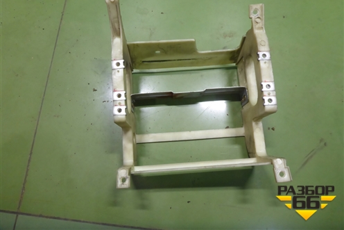 Кронштейн  магнитолы (961905H000) для Hyundai HD 35-78 с 2003г