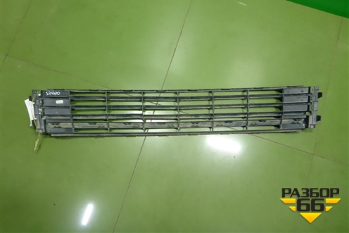 Решетка в передний бампер центральная (после 2015г) (6RU853677C) для Volkswagen Polo (седан) с 2010г (Поло)