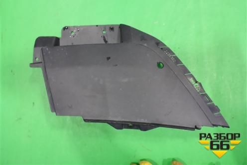 Пыльник переднего бампера левый (LK722D209C) для Land Rover Discovery 5 с 2017г (Дискавери)