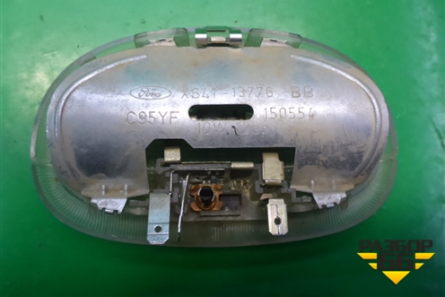 Плафон салонный центральный (XS4113776BB) для Ford Fusion с 2002г (Фьюжн)