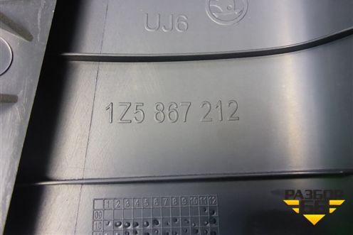 Обшивка двери задней правой под механику (1Z5867212) для Skoda Octavia (А5) с 2004-2013г (Октавия)