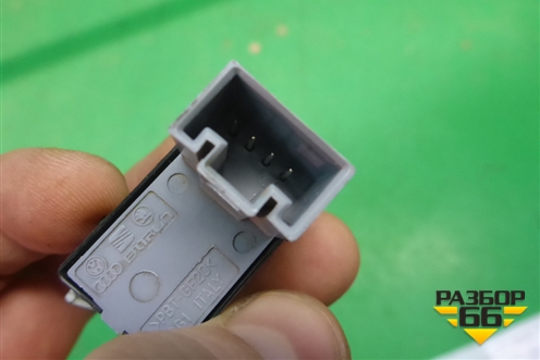 Кнопка стеклоподъёмника (передняя правая) (1Z0959856) для Skoda Octavia (А5) с 2004-2013г (Октавия)