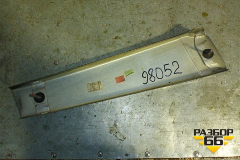 Накладка стойки (центральной правой) (4D0853290MY9B) для Audi A8 с 1998-2003г (А8)