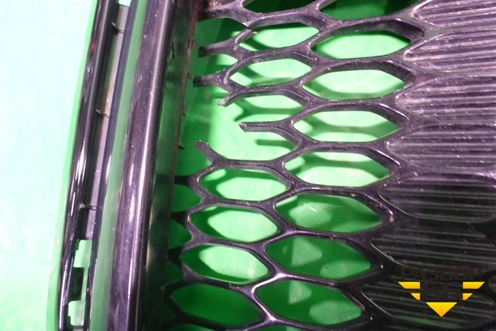 Решетка в передний бампер правая (под парктроник до 2021г) (86594M6020) для Kia Cerato с 2018г (Серато 4)