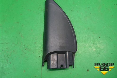 Накладка двери передней левой уголок (6RU837973) для Volkswagen Polo (седан) с 2010г (Поло)