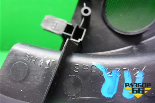 Накладка двери передней правой уголок для Mitsubishi Lancer-X с 2007г (Лансер)