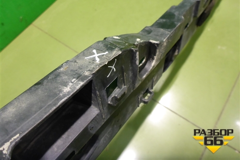 Кронштейн заднего бампера центральный (после 2012г) (5261560081) для Toyota Land Cruiser (200) с 2008г (Ленд Крузер)