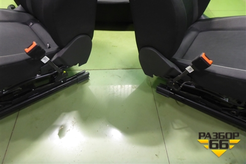 Сиденья комплект (с AIR BAG и подогревом) для Skoda Karoq с 2017г (Карок)