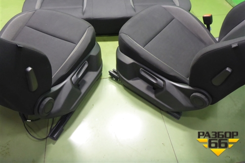 Сиденья комплект (с AIR BAG и подогревом) для Skoda Karoq с 2017г (Карок)