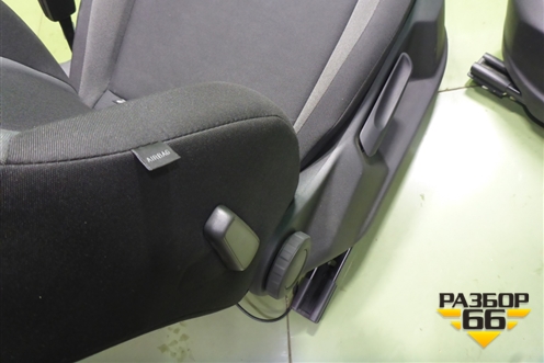 Сиденья комплект (с AIR BAG и подогревом) для Skoda Karoq с 2017г (Карок)