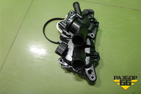 Корпус термостата (1.4л DJK в сборе с помпой) (04E121042AD) для Skoda Karoq с 2017г (Карок)