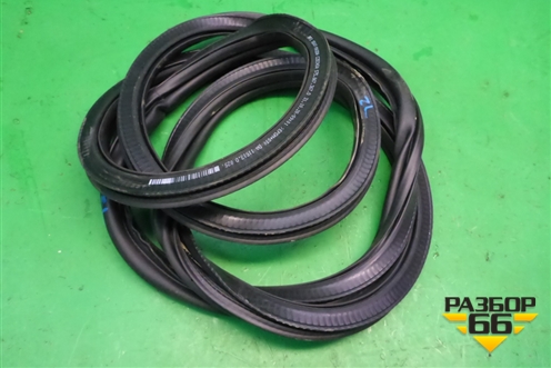 Уплотнитель двери задней левой (575867367D) для Skoda Karoq с 2017г (Карок)