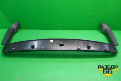 Обшивка двери багажника верхняя (57A867605B) для Skoda Karoq с 2017г (Карок)