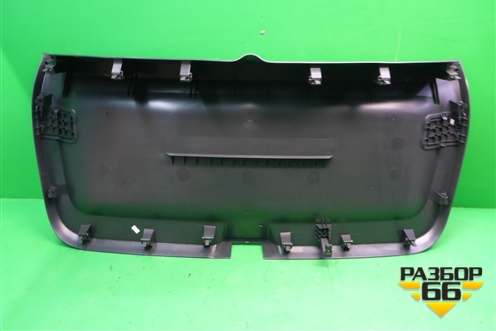 Обшивка двери багажника нижняя (2GL867975) для Skoda Karoq с 2017г (Карок)