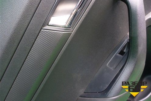 Обшивка двери задней левой под электрику (57A867023A) для Skoda Karoq с 2017г (Карок)