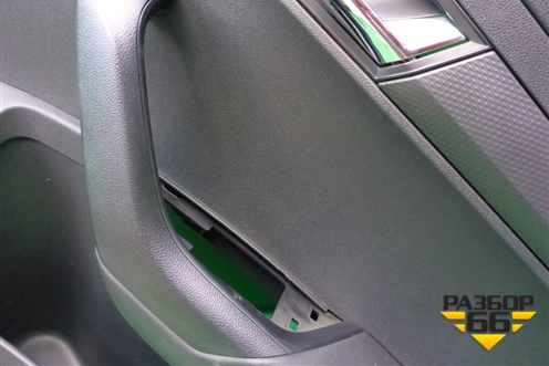 Обшивка двери задней правой под электрику (57A867024A) для Skoda Karoq с 2017г (Карок)