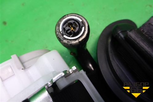 Ремень безопасности передний правый с пиропатроном для Skoda Karoq с 2017г (Карок)