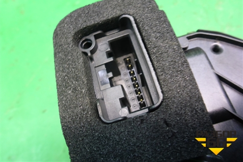 Замок двери передней правой (5TB837016C) для Skoda Karoq с 2017г (Карок)