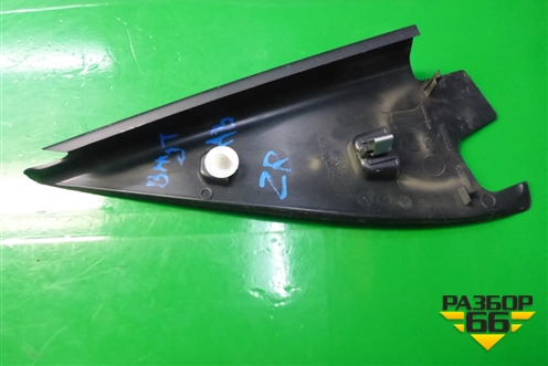 Накладка двери задней правой (уголок) (57A839974) для Skoda Karoq с 2017г (Карок)