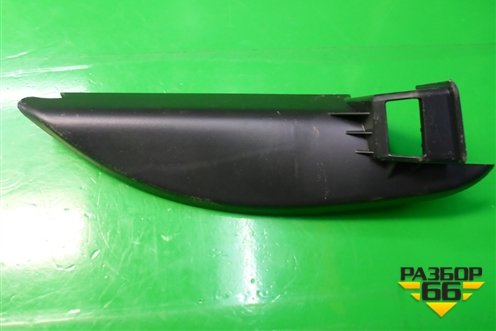 Накладка двери передней правой уголок (57A837974) для Skoda Karoq с 2017г (Карок)