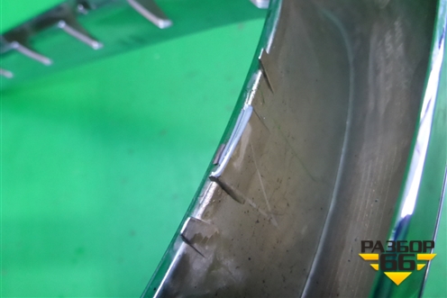 Накладка на решетку радиатора (правая) (51117309775) для BMW X5 F15 с 2013г (Х5 Ф15)