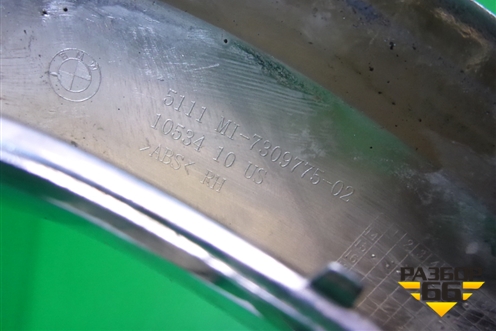 Накладка на решетку радиатора (правая) (51117309775) для BMW X5 F15 с 2013г (Х5 Ф15)