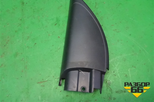 Накладка двери передней левой уголок (6RU837973) для Volkswagen Polo (седан) с 2010г (Поло)