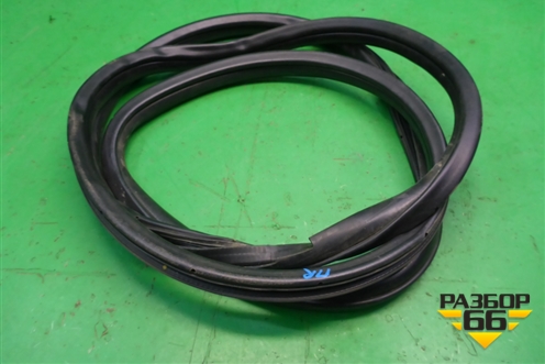 Уплотнитель двери передней правой для Mitsubishi Lancer-X с 2007г (Лансер)