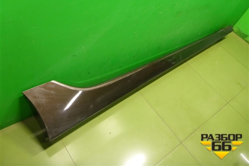 Накладка на порог наружная правая (877523Z000) для Hyundai i40 с 2011г (Ай40)