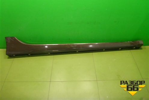 Накладка на порог наружная правая (877523Z000) для Hyundai i40 с 2011г (Ай40)