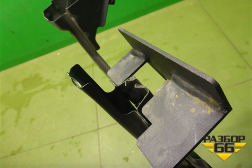 Кронштейн передней панели центральный (5302148010) для Lexus RX 350 c 2015г (РХ)