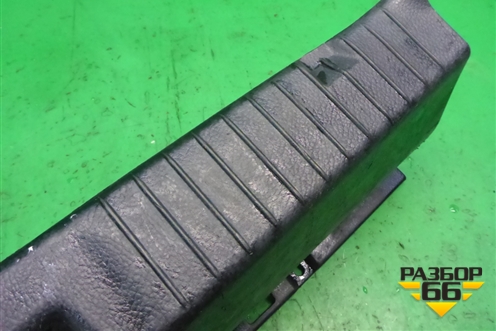 Обшивка багажника на заднюю панель (96327354) для Chevrolet Evanda с 2004г (Эванда)