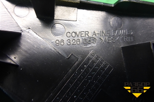 Накладка двери передней правой уголок (96326653) для Chevrolet Evanda с 2004г (Эванда)